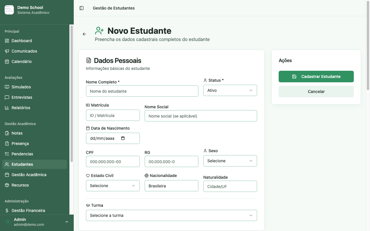 Formulario de cadastro de novo estudante com dados pessoais, contato e endereco